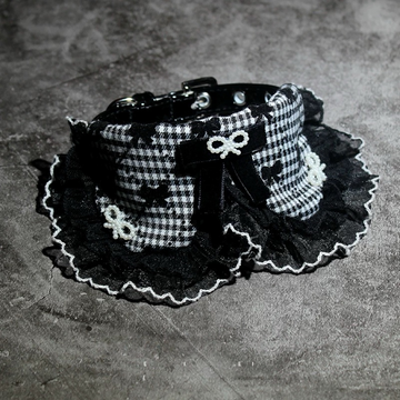 The Classic Monochrome Gingham Collar